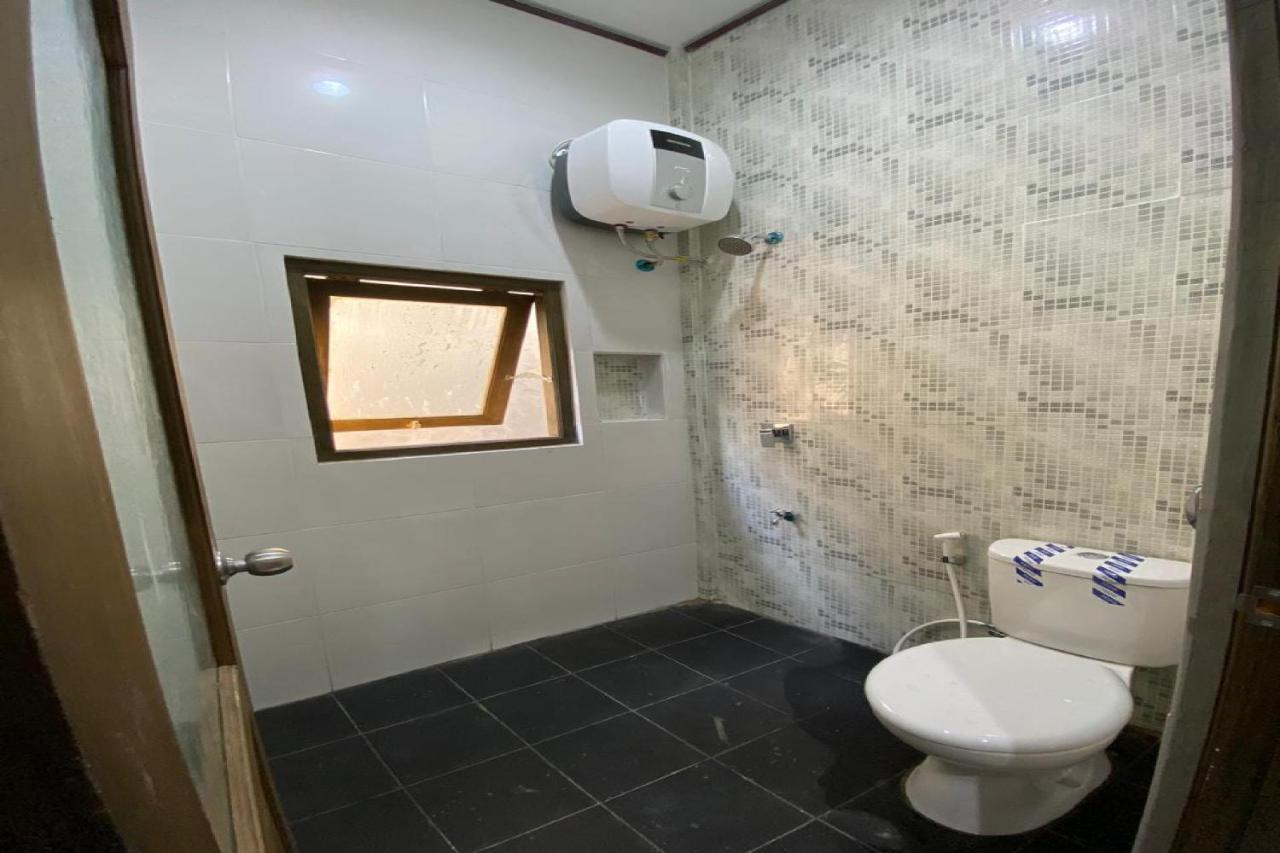 فندق Reddoorz Near Mojokerto Train Station المظهر الخارجي الصورة